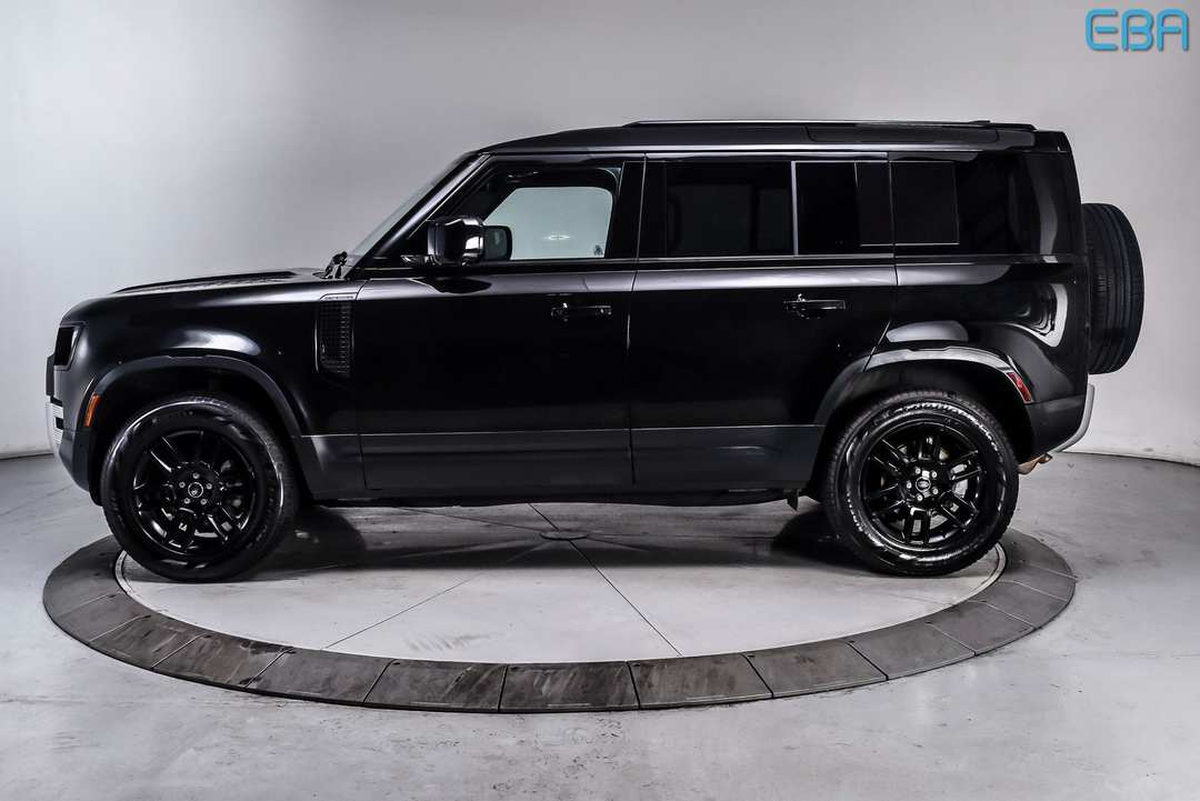 2025 Land Rover Defender 110 S - Image 3