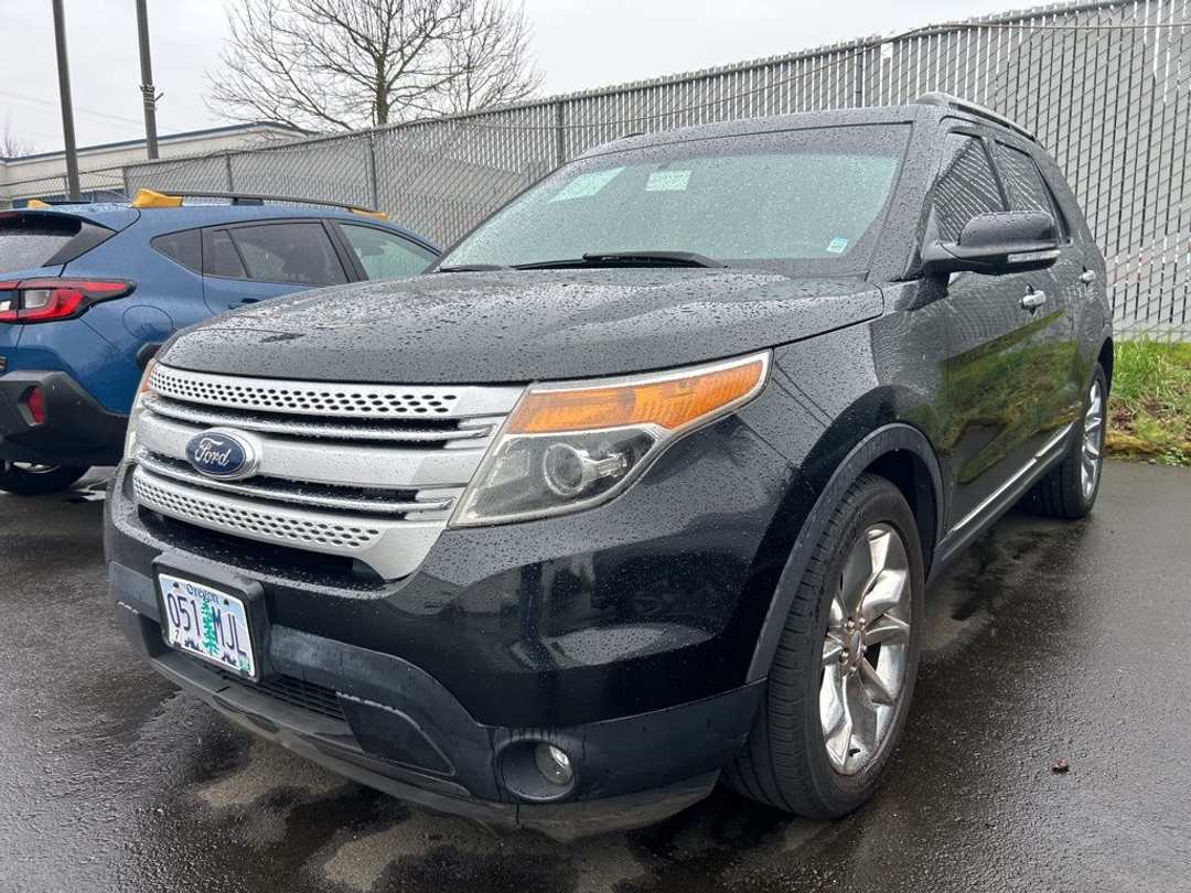 2014 Ford Explorer XLT - Image 2