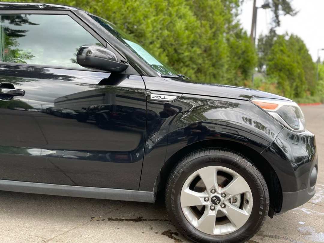 2017 Kia Soul Base - Image 2