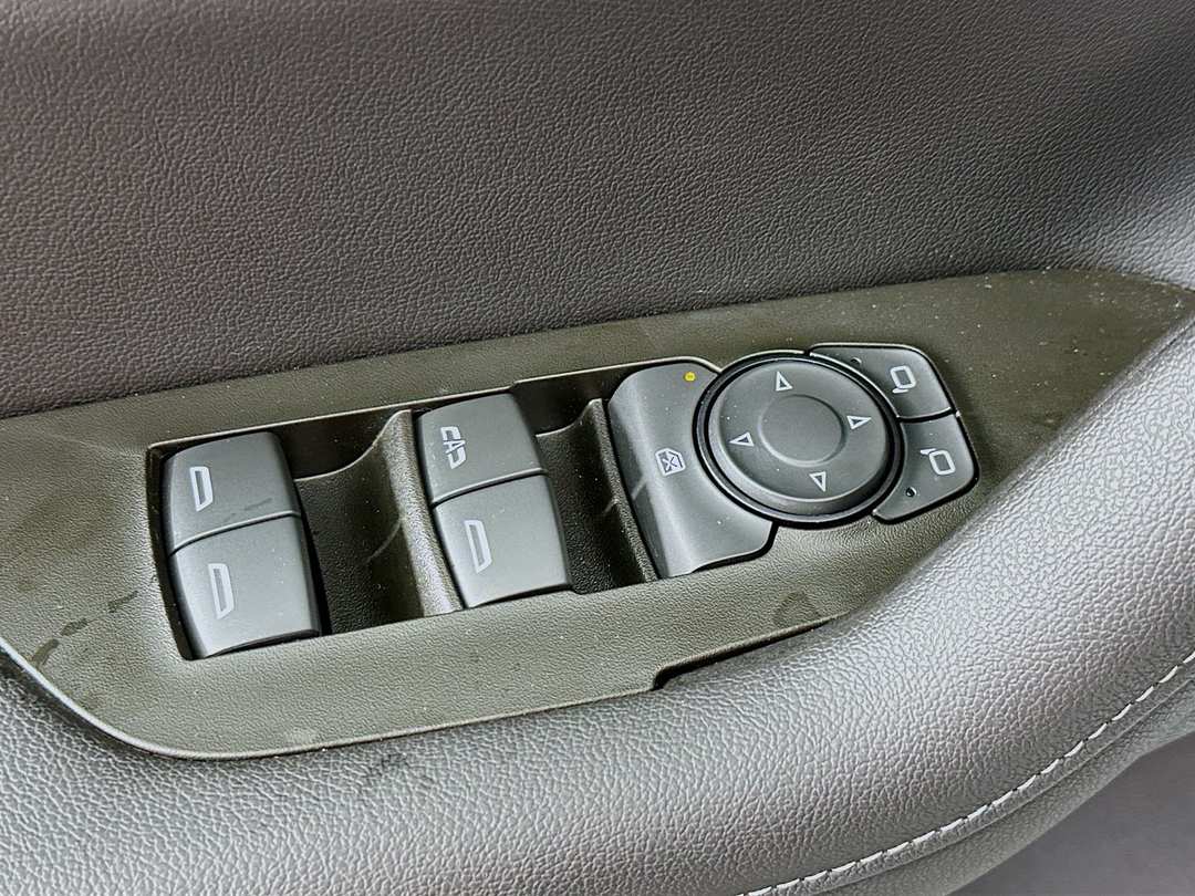 2025 Chevrolet Blazer LT - Image 19