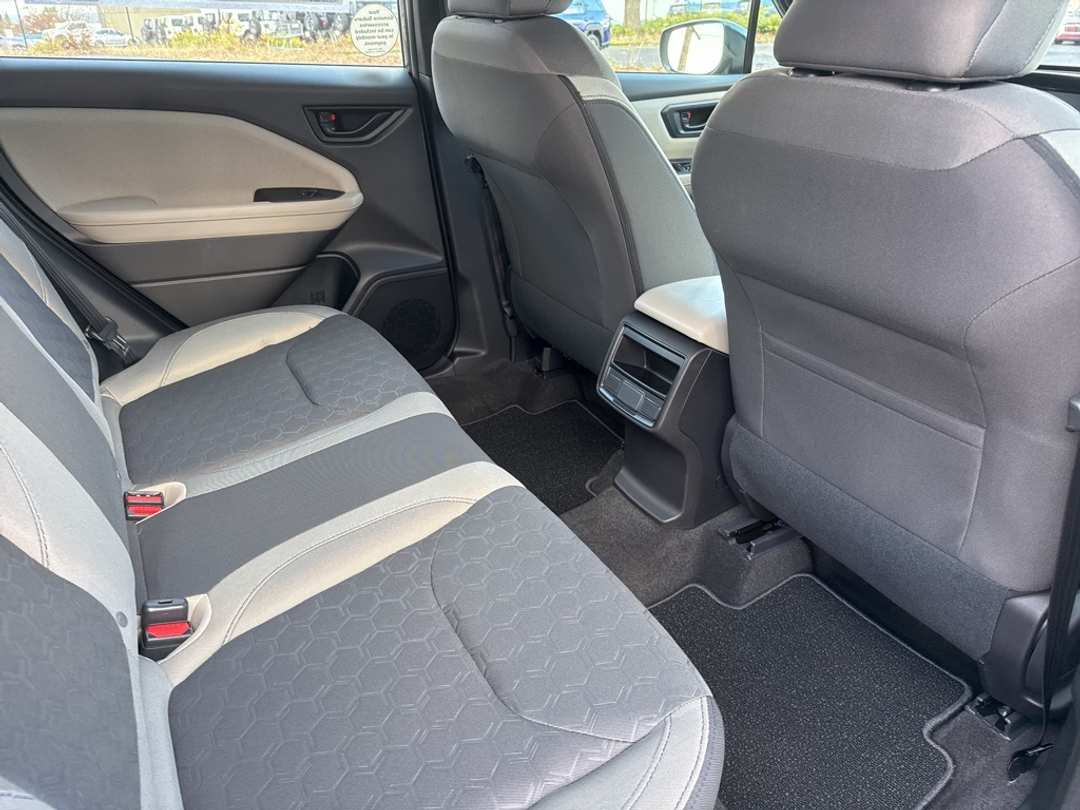 2026 Subaru Forester Base - Image 22
