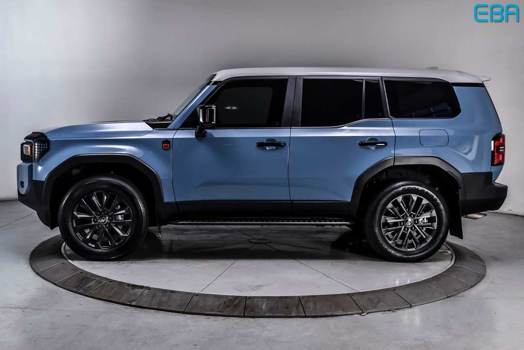 2025 Toyota Land Cruiser Base - Image 3