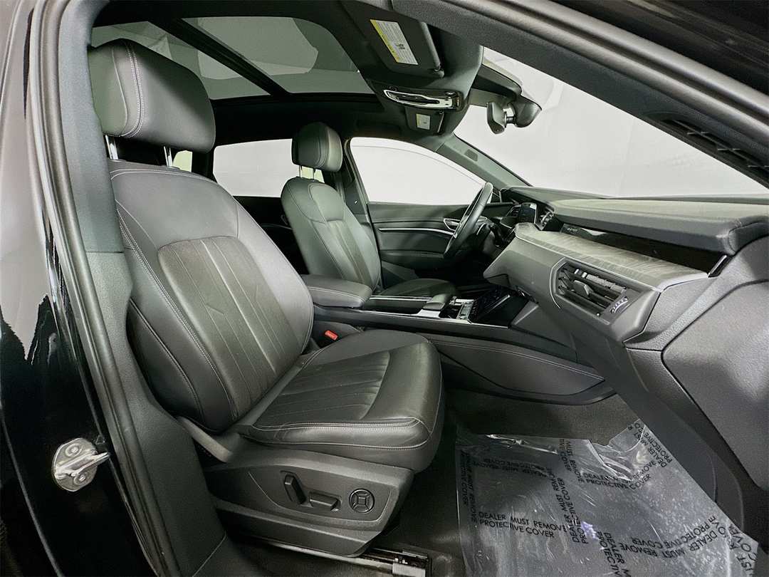 2022 Audi E-Tron Premium Plus - Image 30