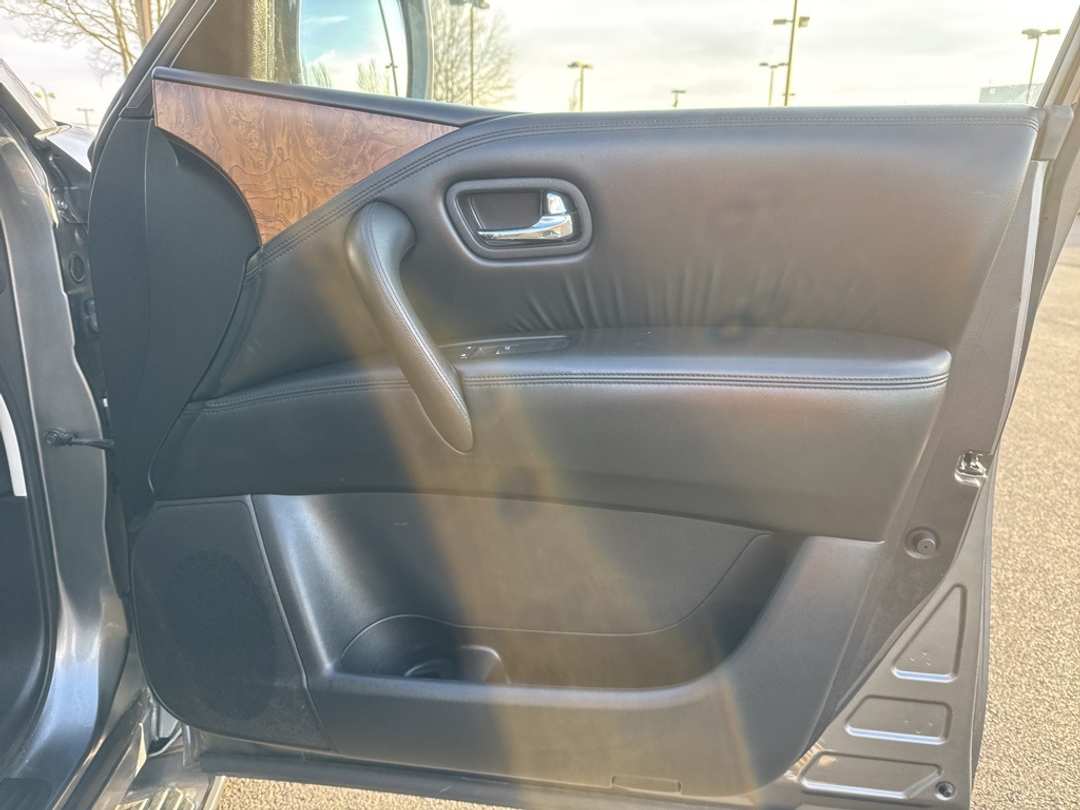 2023 Nissan Armada SL - Image 27