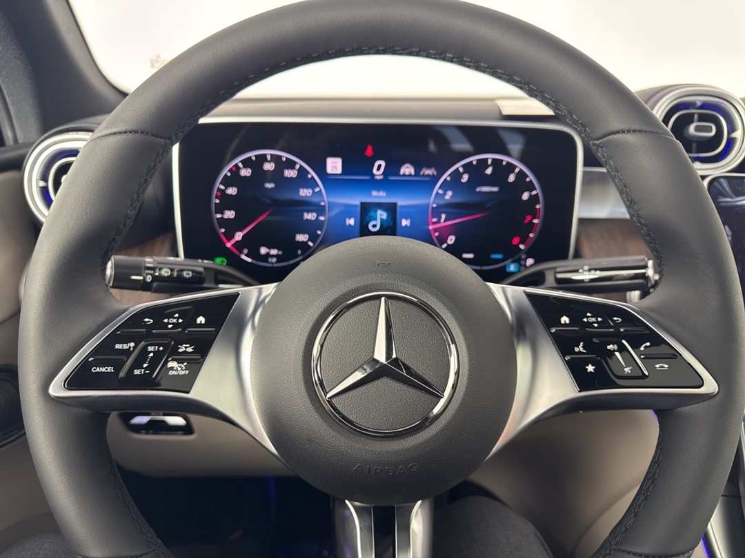 2026 Mercedes-Benz GLC GLC 300 - Image 37