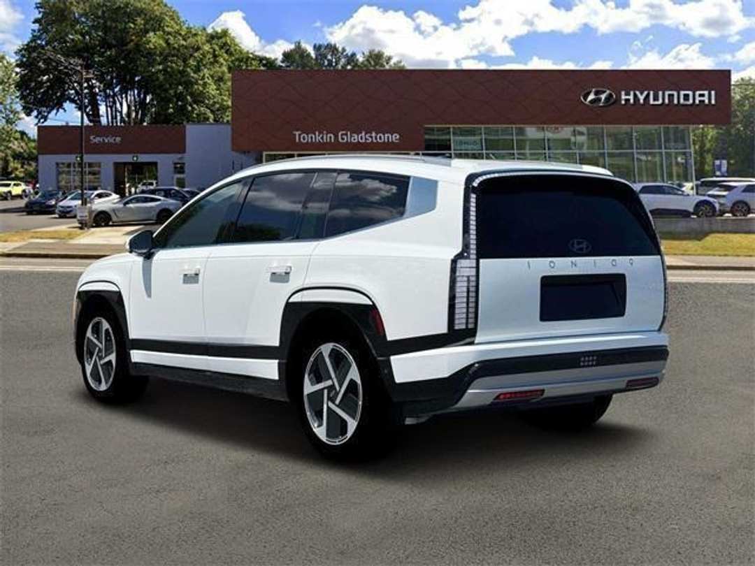 2026 Hyundai Ioniq 9 Performance Limited - Image 5