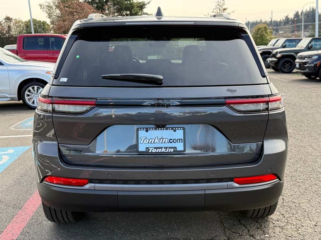 2026 Jeep Grand Cherokee Limited - Image 7