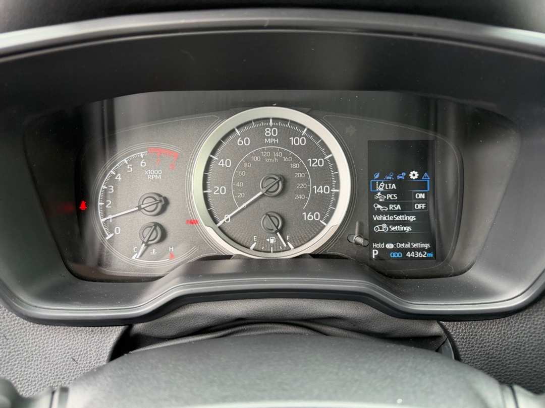 2022 Toyota Corolla LE - Image 20