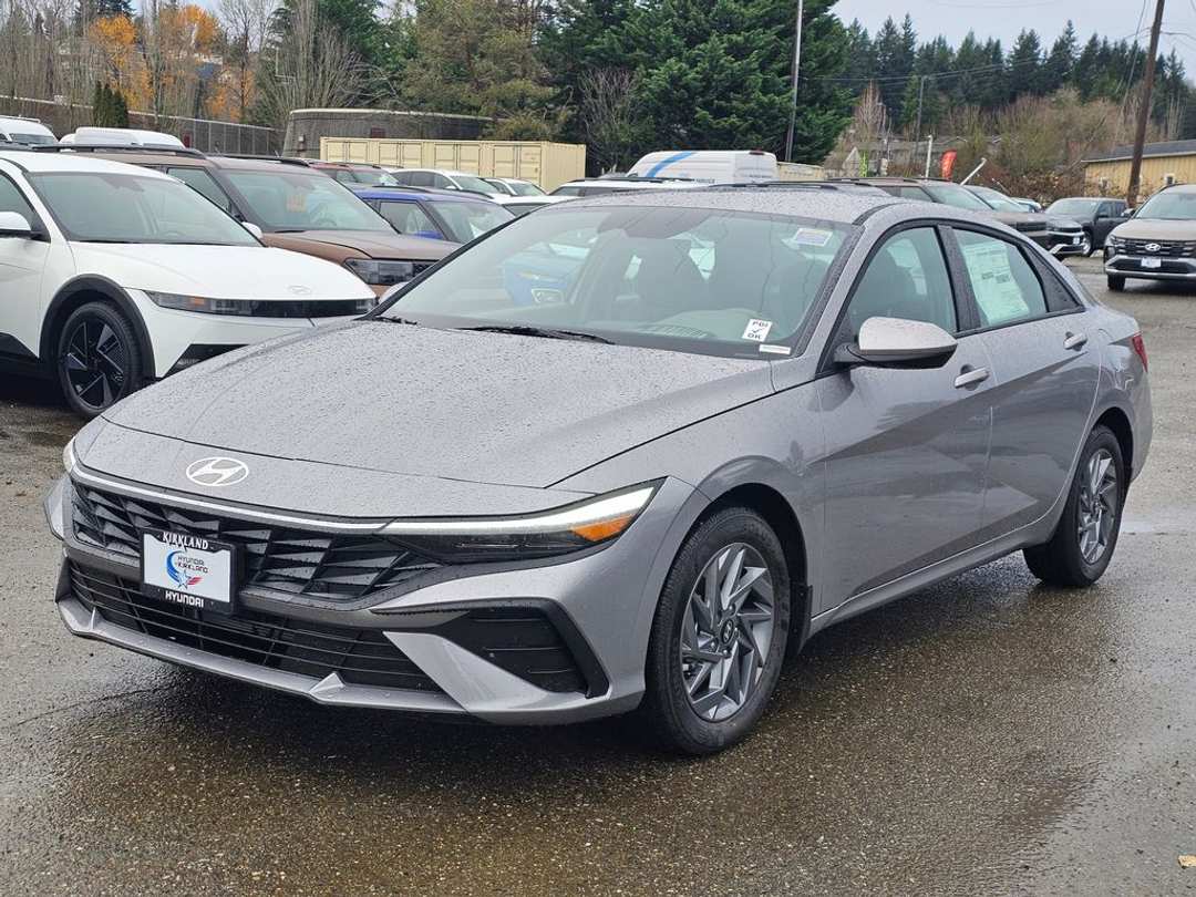 2026 Hyundai Elantra Blue - Image 3