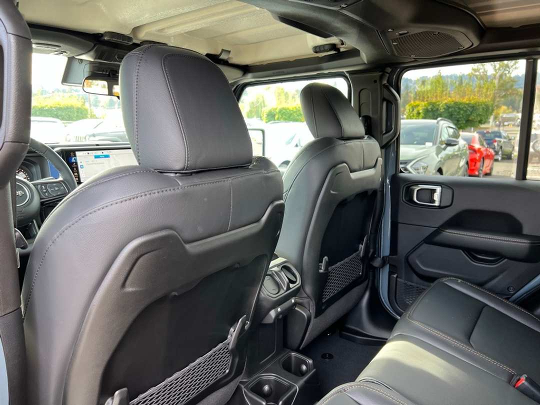 2025 Jeep Gladiator High Tide - Image 28