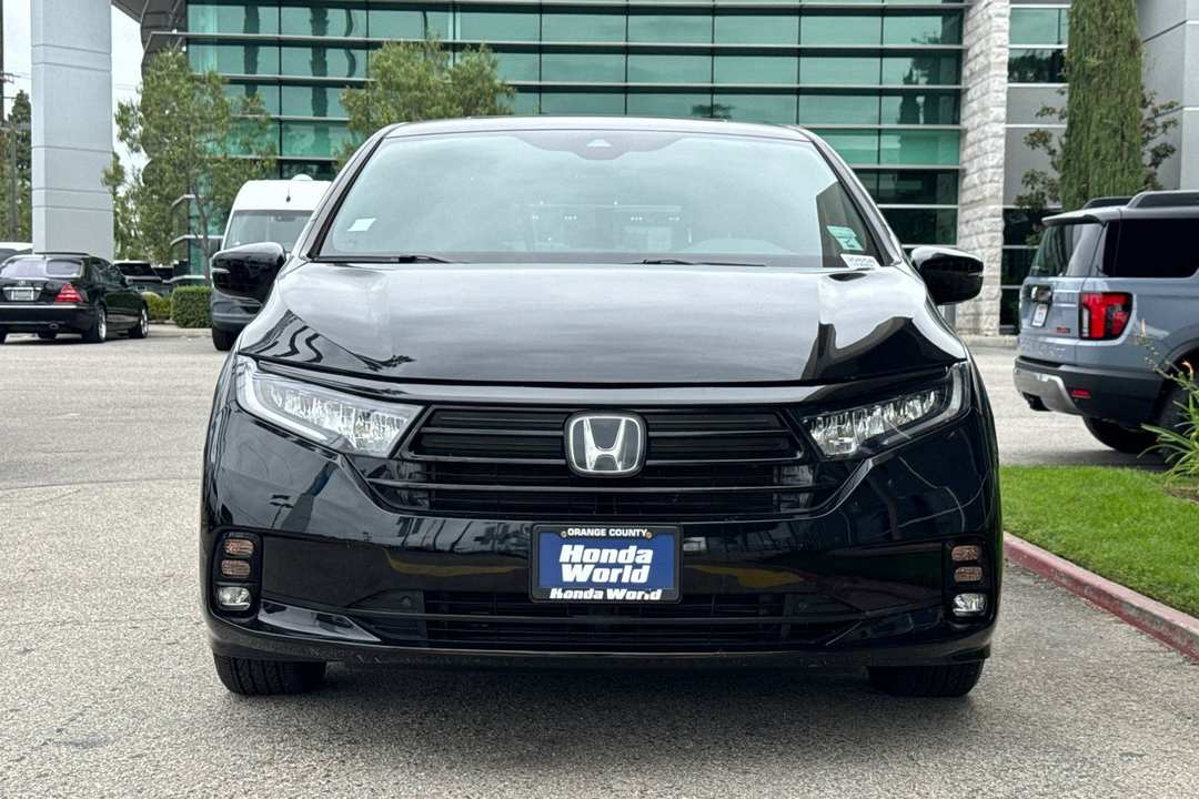 2023 Honda Odyssey Sport - Image 3