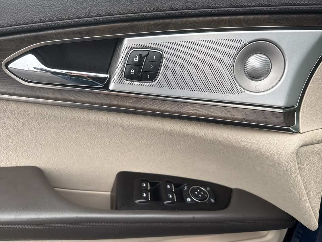 2020 Lincoln Nautilus Reserve - Image 12