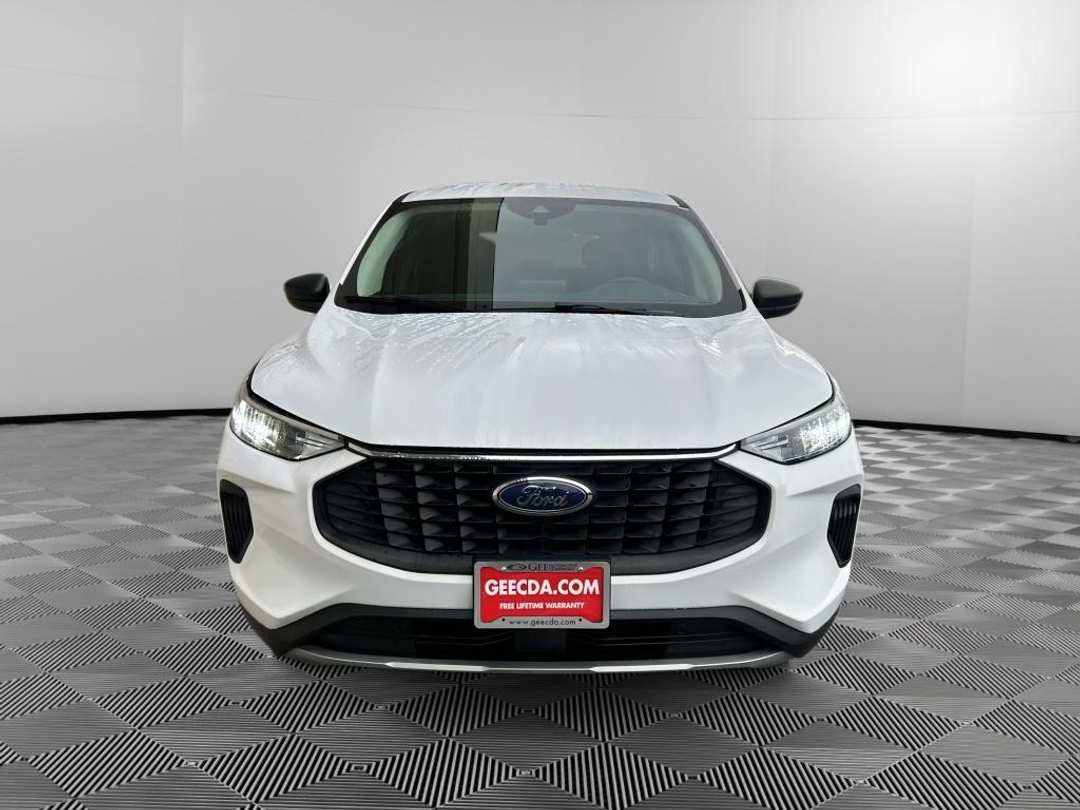 2025 Ford Escape Active - Image 2