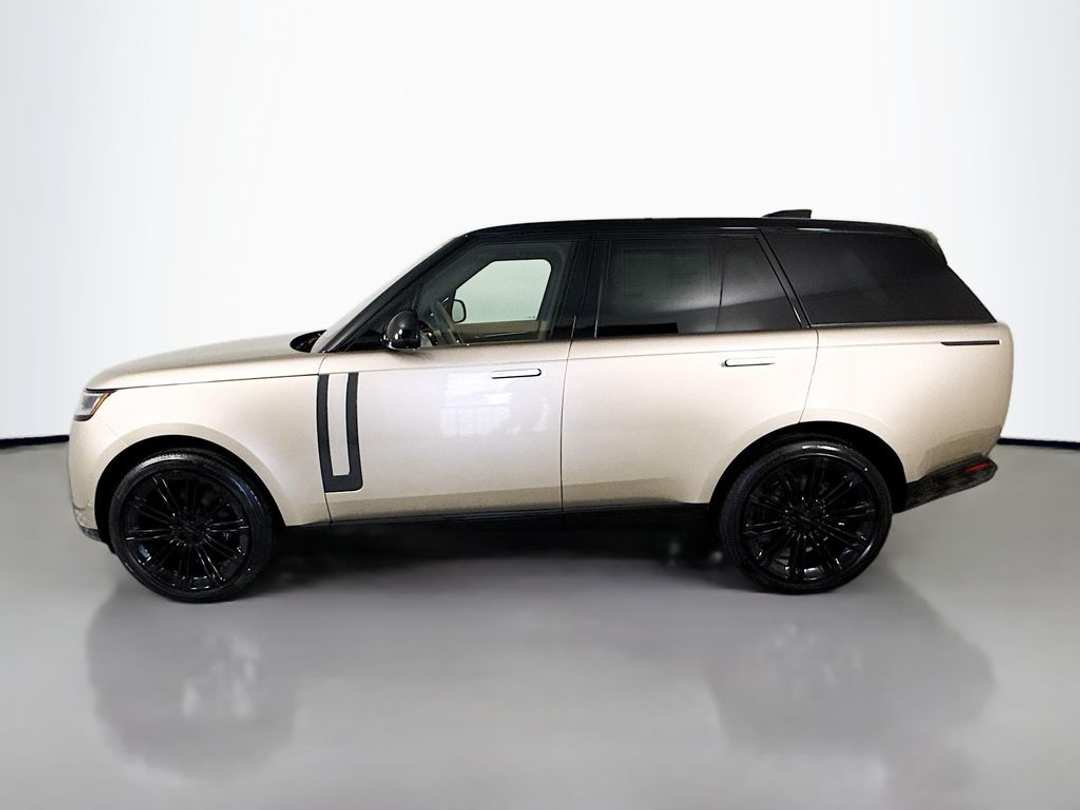 2026 Land Rover Range Rover SE - Image 2