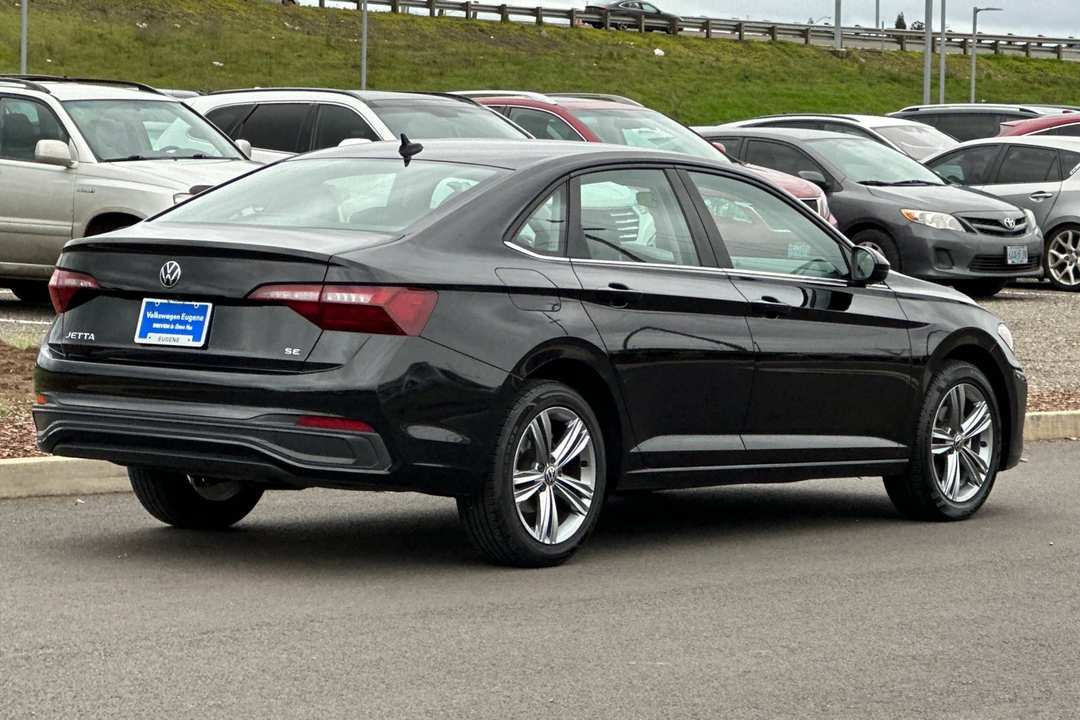 2024 Volkswagen Jetta 1.5T SE - Image 3