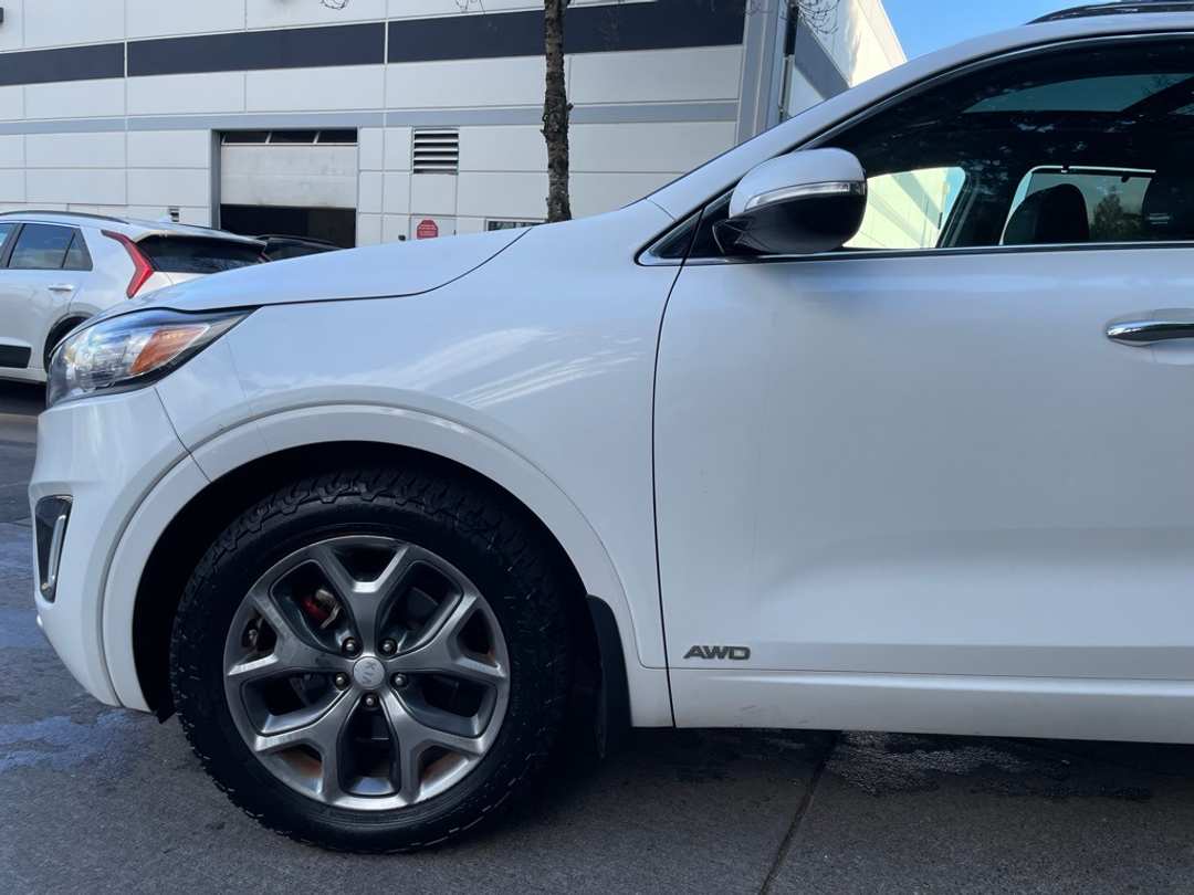 2016 Kia Sorento SX - Image 7