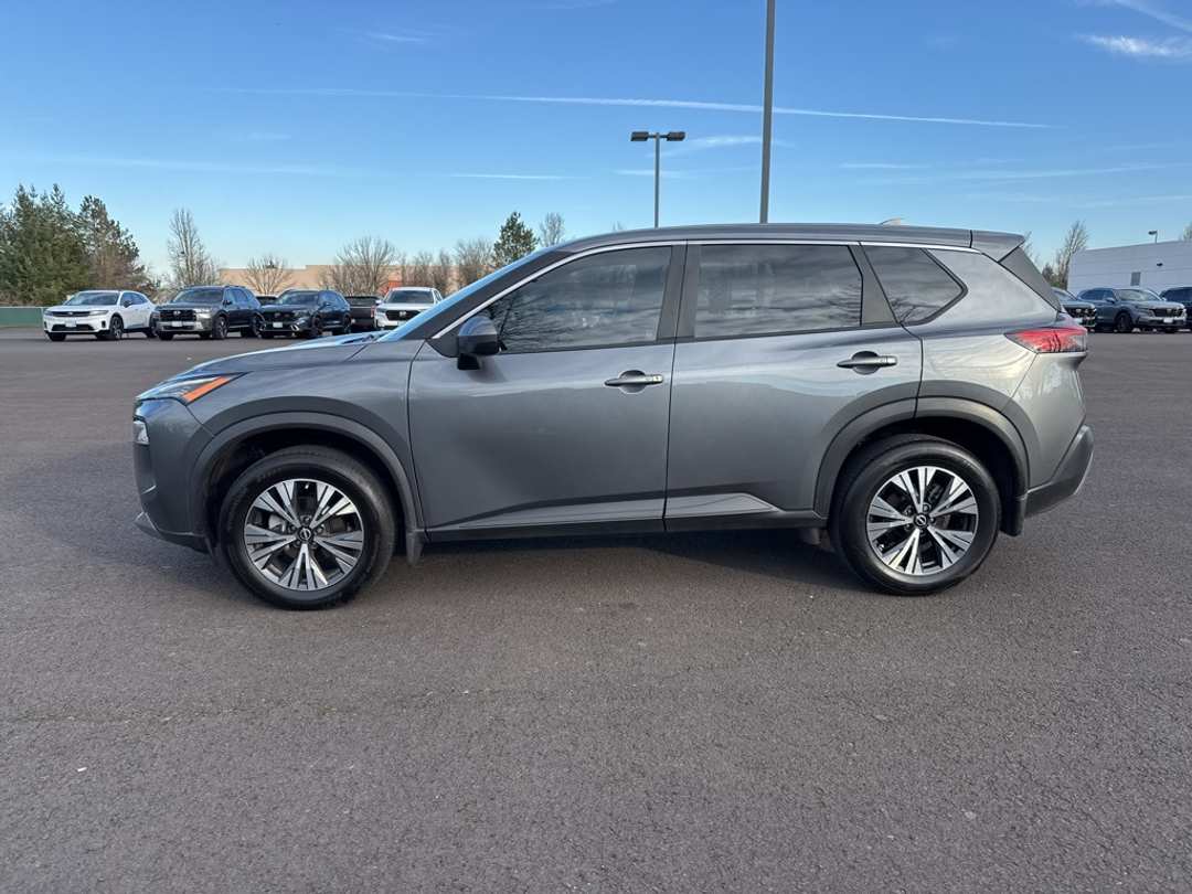 2022 Nissan Rogue SV - Image 4