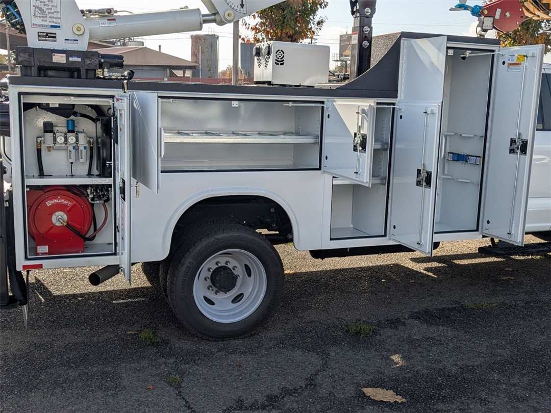 2026 Ford F-550Sd XL - Image 18