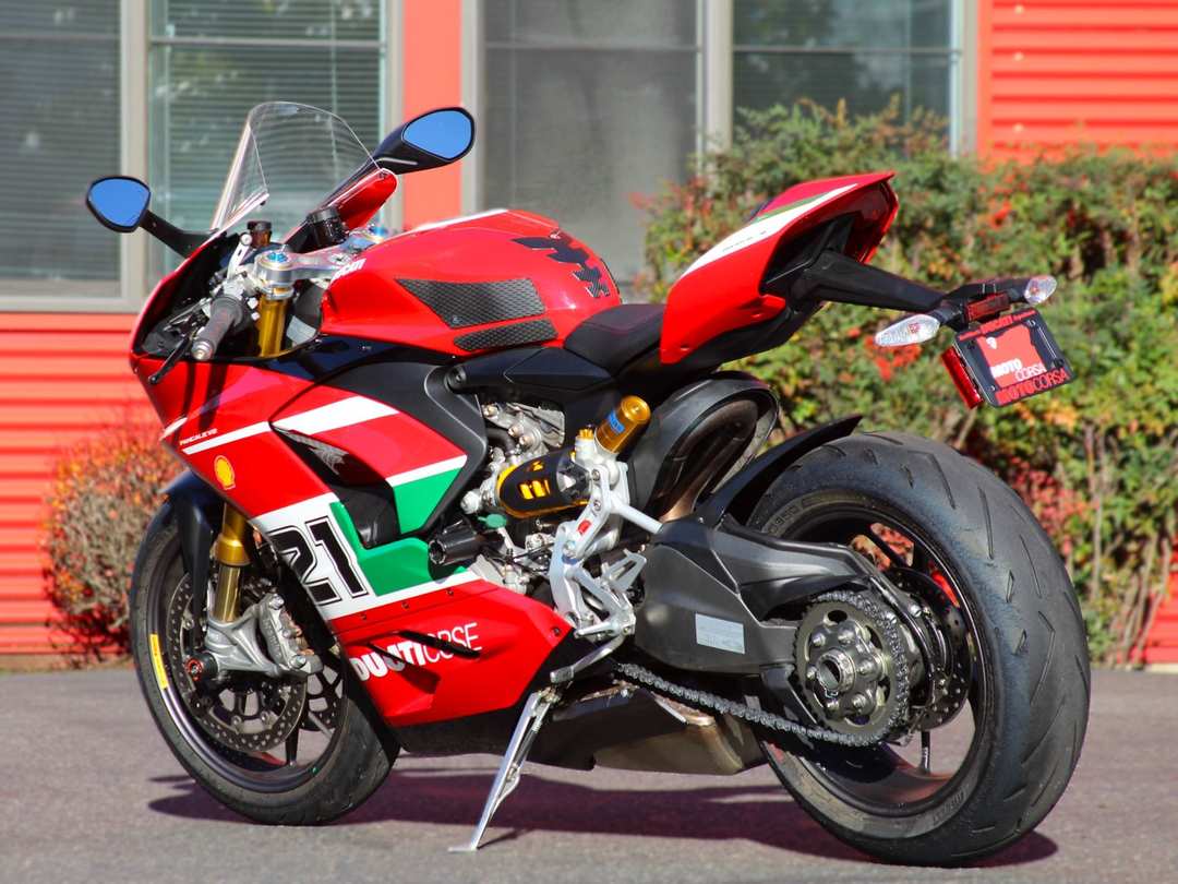 2023 Ducati Panigale V2 Bayliss 1St Championship 20Th Anniversary - Image 2