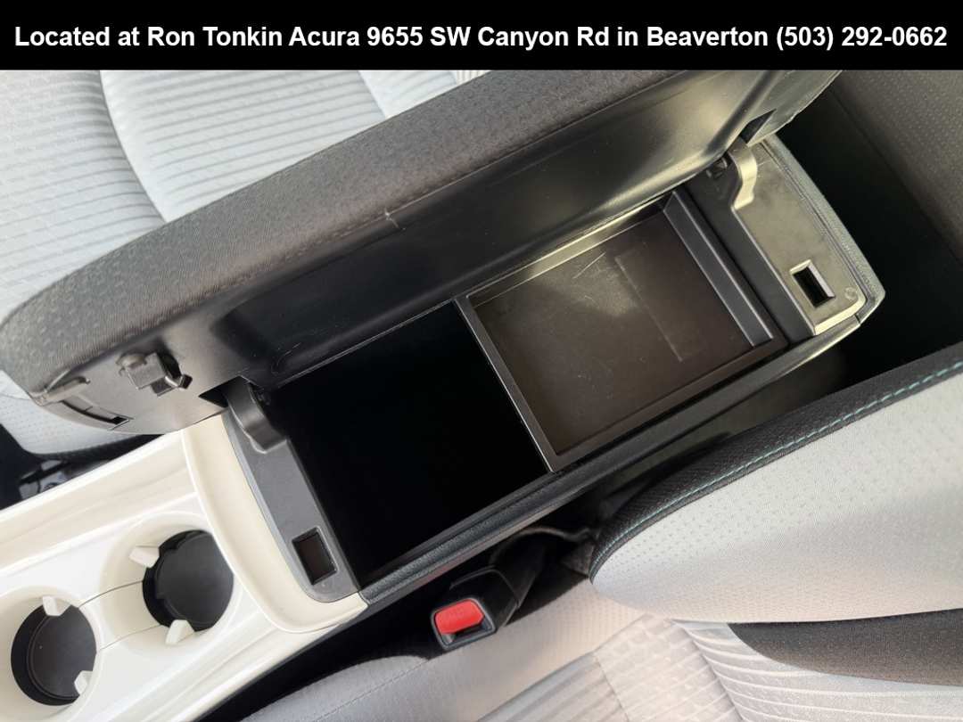 2017 Toyota Prius Three - Image 27