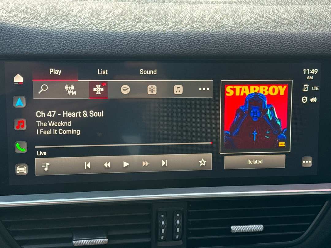 2023 Porsche Cayenne Platinum Edition - Image 17