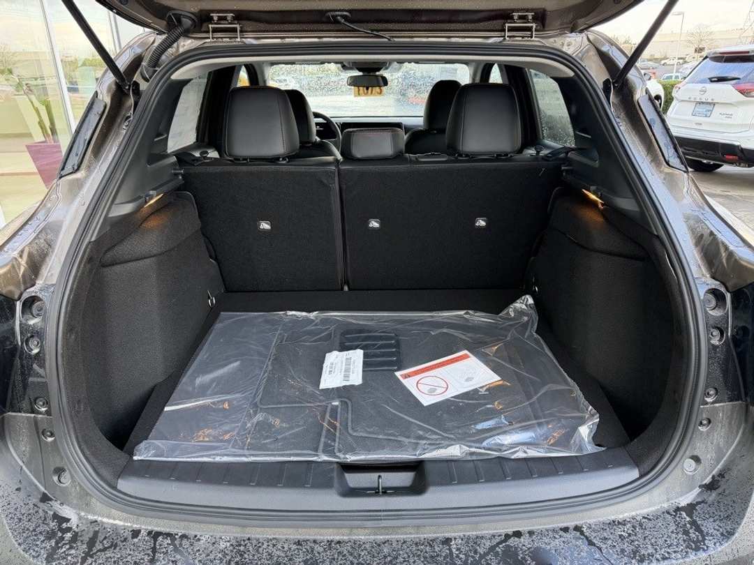 2026 Nissan Kicks SR - Image 10