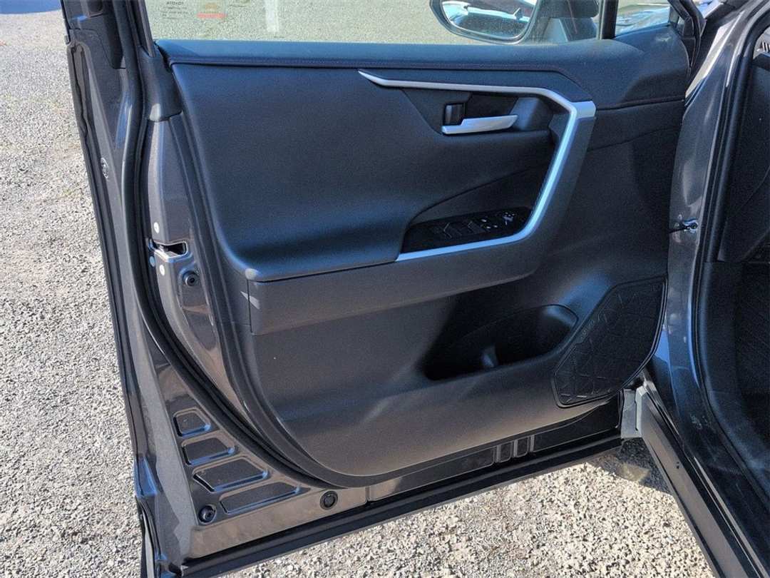 2024 Toyota Rav4 TRD Off Road - Image 9