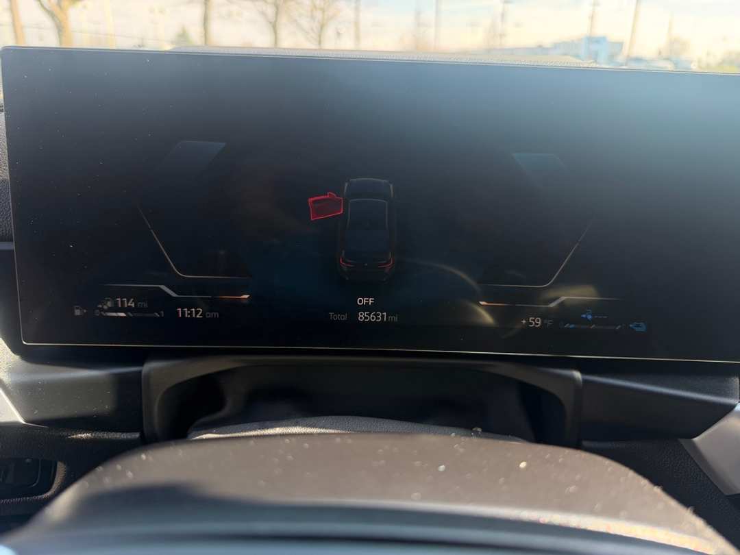 2023 BMW 3 Series 330e xDrive - Image 31