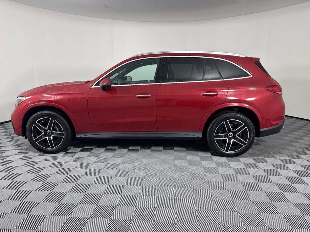2026 Mercedes-Benz GLC GLC 300 - Image 11