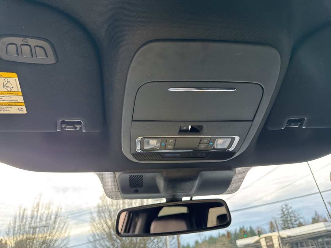 2025 Ford F-150 Lariat - Image 36