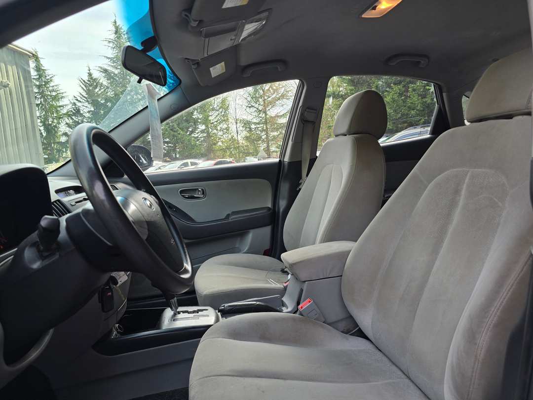 2010 Hyundai Elantra GLS - Image 2