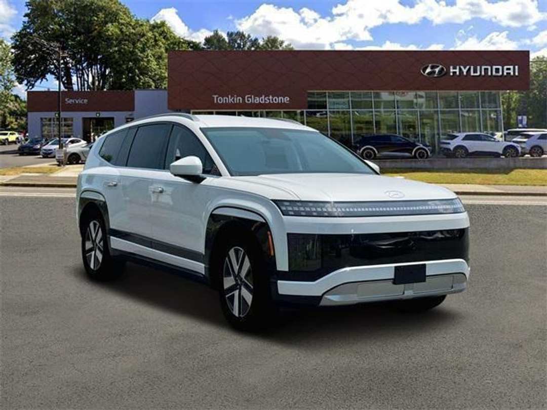 2026 Hyundai Ioniq 9 SEL - Image 11