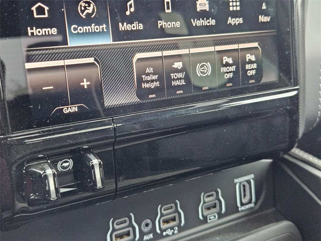 2025 Ram 3500 Limited - Image 24