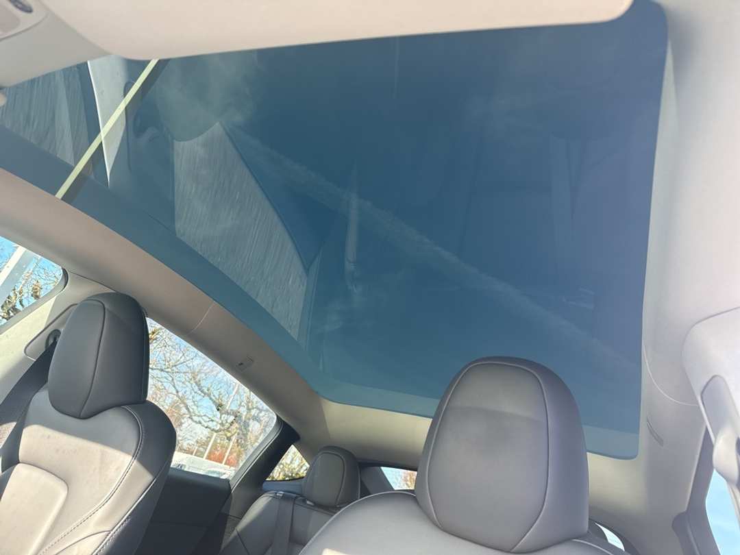 2025 Tesla Model Y Performance - Image 13