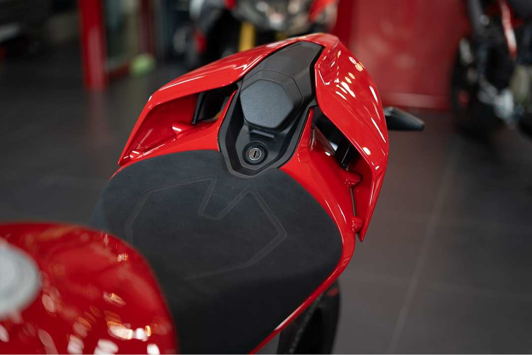 2025 Ducati Panigale V4 S - Image 5
