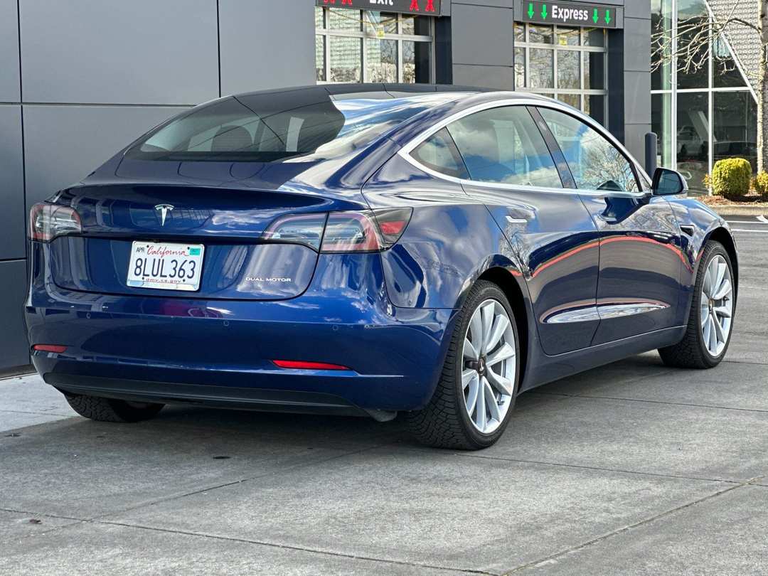 2019 Tesla Model 3 - Image 3