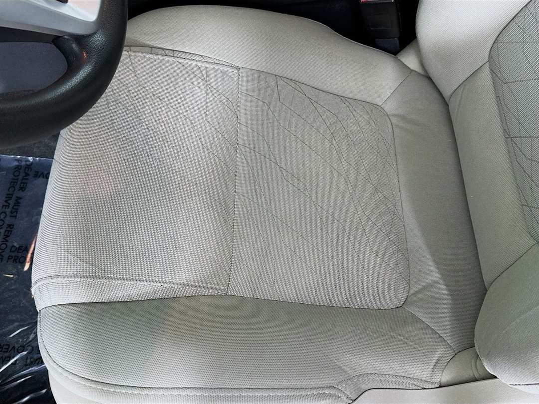 2015 Ford Explorer Base - Image 18