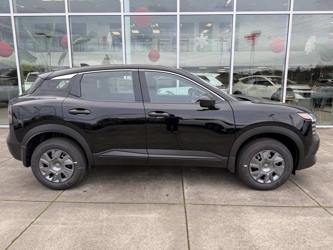 2026 Nissan Kicks S - Image 8