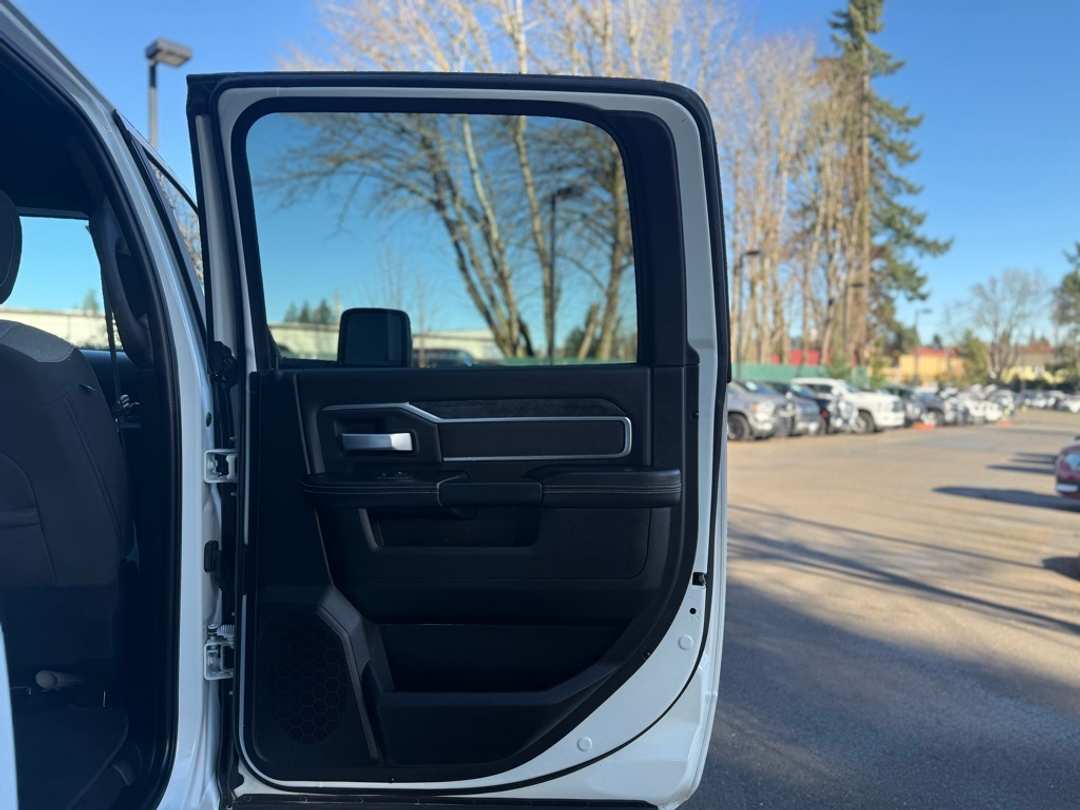2024 Ram 2500 Big Horn - Image 21