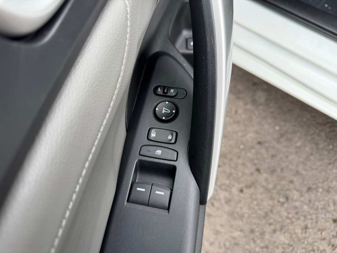 2017 Honda Civic Touring - Image 13