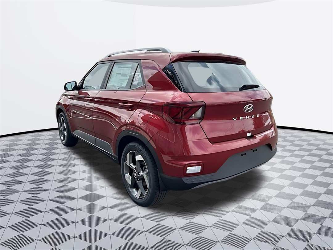 2025 Hyundai Venue Limited - Image 8