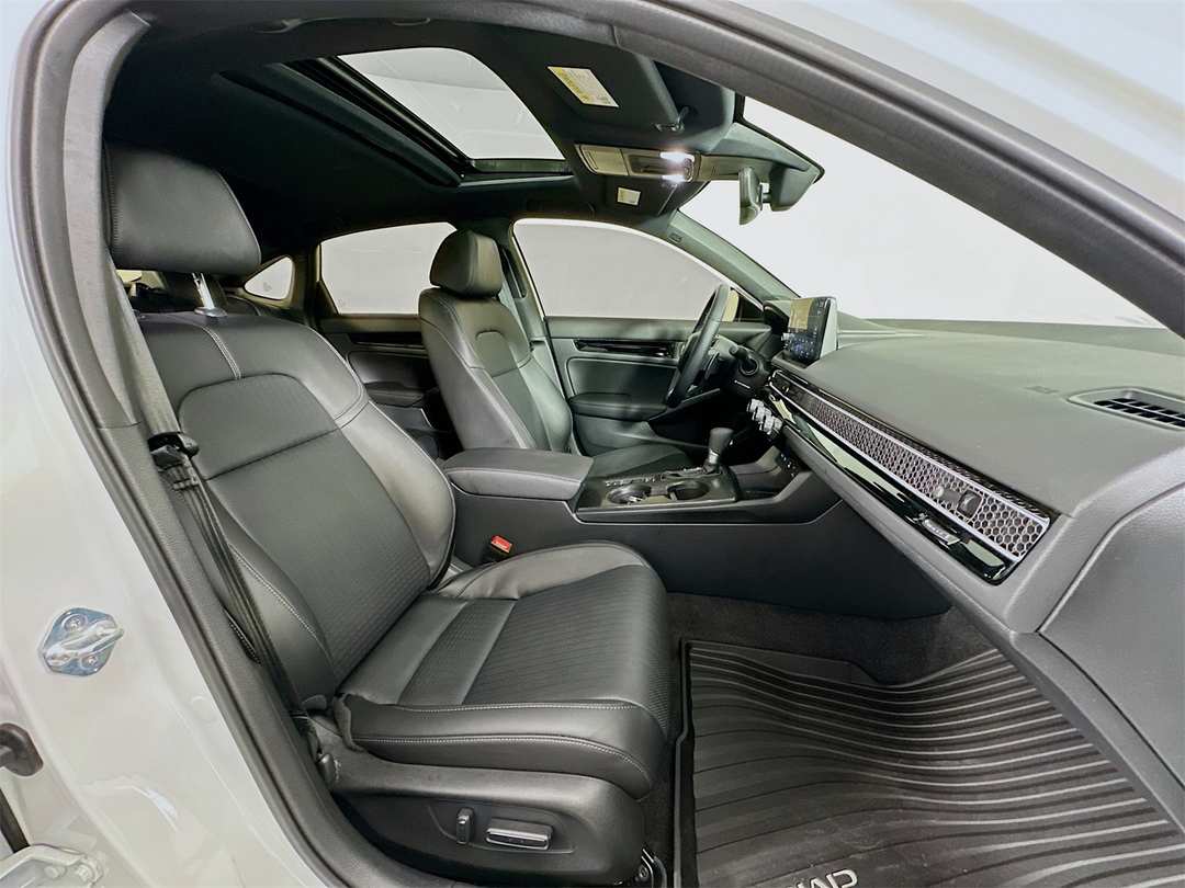 2026 Honda Civic Sport Touring - Image 28