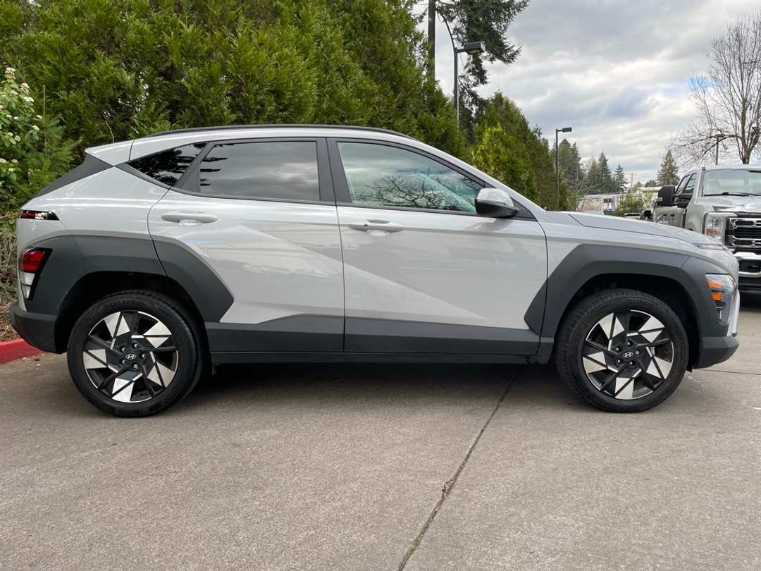 2024 Hyundai Kona SEL - Image 3