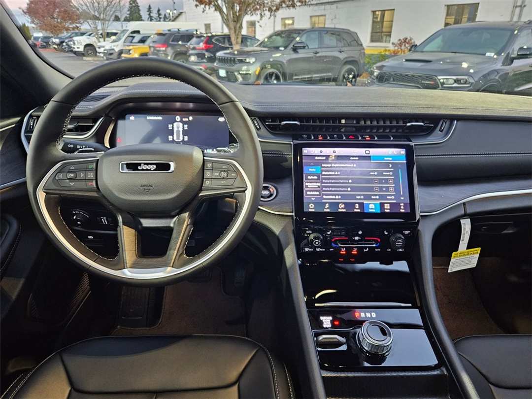 2025 Jeep Grand Cherokee Limited - Image 26