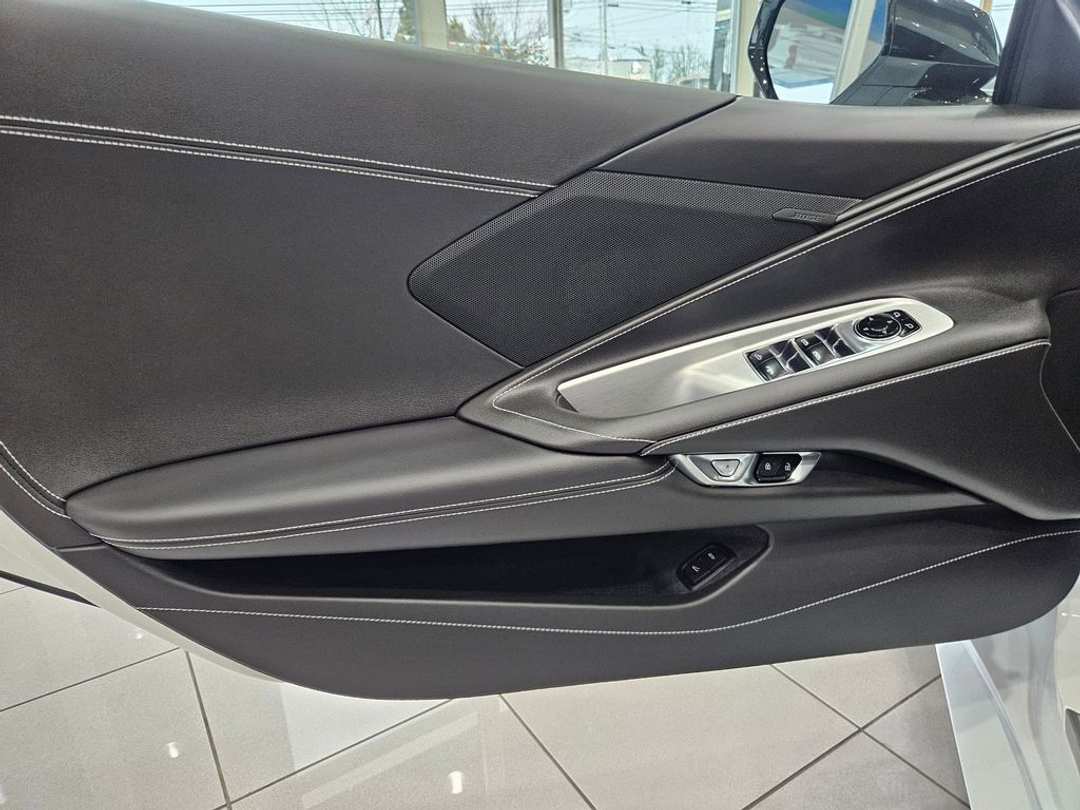 2026 Chevrolet Corvette Stingray - Image 10