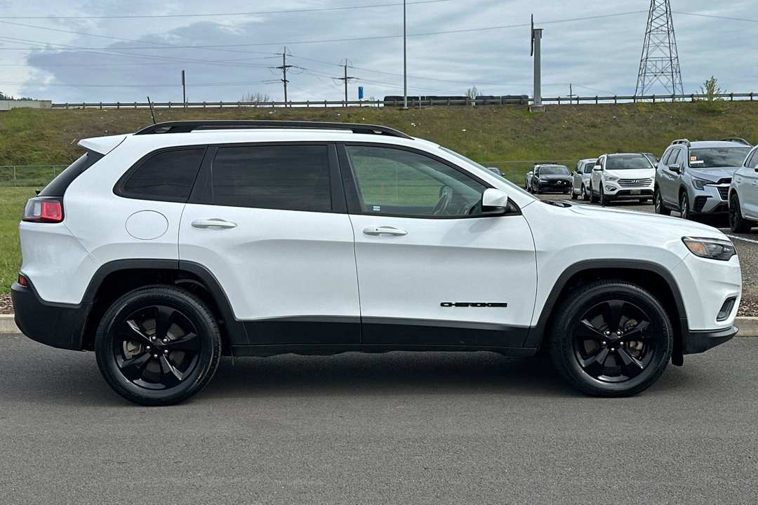 2020 Jeep Cherokee Altitude - Image 2