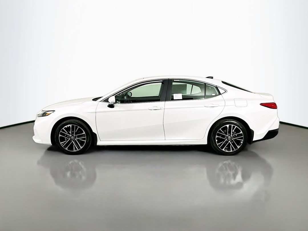 2026 Toyota Camry XSE - Image 4