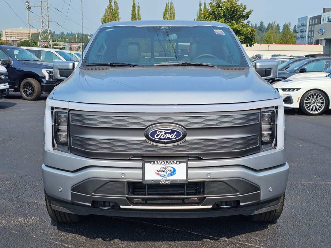 2025 Ford F-150 Lightning Lariat - Image 2