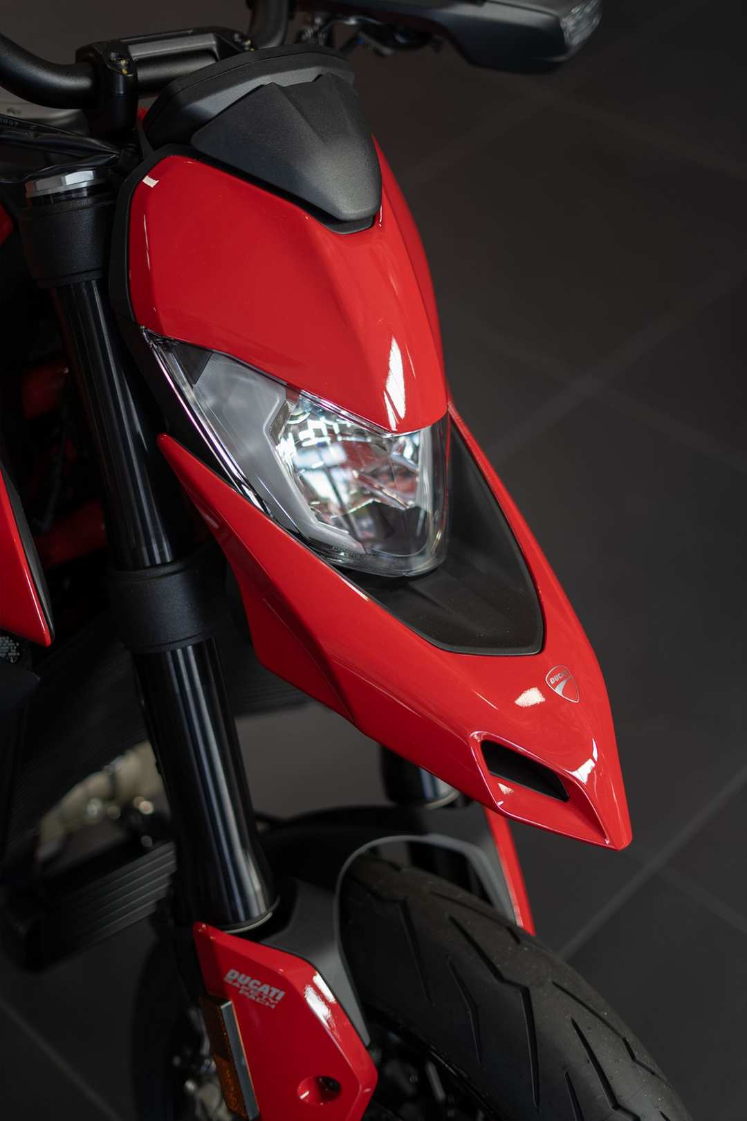 2025 Ducati Hypermotard 950 - Image 8