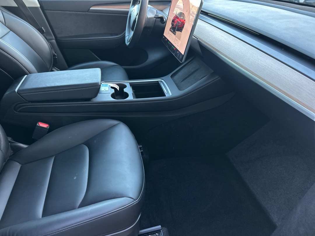 2023 Tesla Model Y Long Range - Image 15